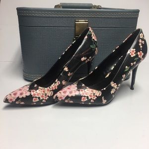 CARLOS by Carlos Santana Floral high heel